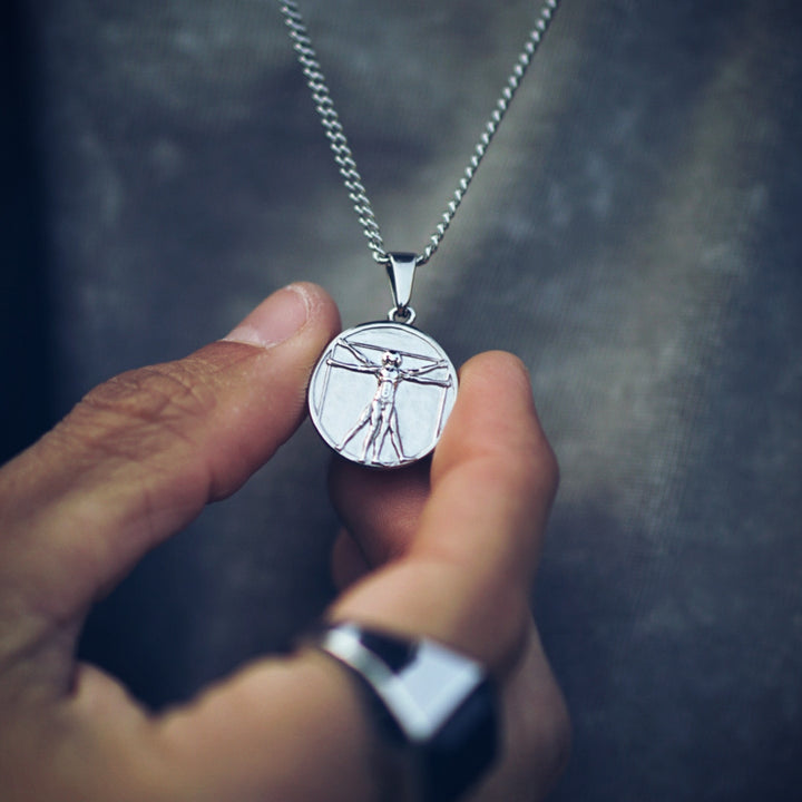 colgante plata hombre